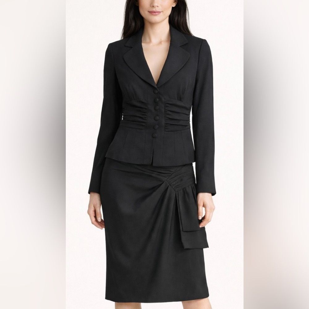 High Fashion Tailored Peplum Black Jacket w/Matching Skirt Suit size 4
